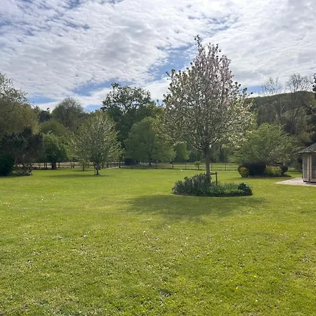 Avec Piscine Au Bord De L'eure 1h De Paris Cailly-sur-Eure